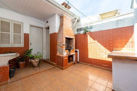 Casa para alugar com 110m², 2 quartos e 1 vagaQuintal