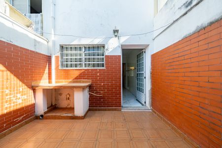 Casa para alugar com 110m², 2 quartos e 1 vagaQuintal
