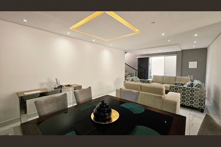 Casa para alugar com 3 quartos, 250m² em Loteamento Jardim Tropical, Jundiaí