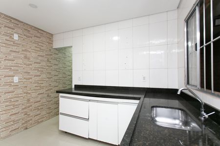 Casa para alugar com 70m², 2 quartos e sem vagaCozinha 