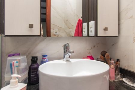 Casa de condomínio à venda com 125m², 3 quartos e 2 vagasBanheiro