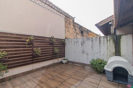Casa de condomínio à venda com 125m², 3 quartos e 2 vagasQuintal