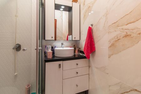 Casa de condomínio à venda com 125m², 3 quartos e 2 vagasBanheiro