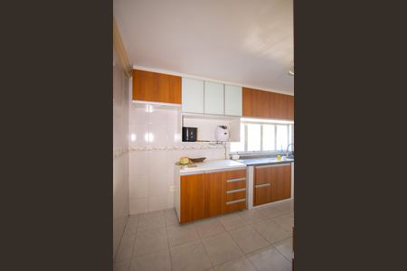 Casa para alugar com 191m², 4 quartos e 3 vagas Casa para alugar com 191m², 4 quartos e 3 vagasCozinha