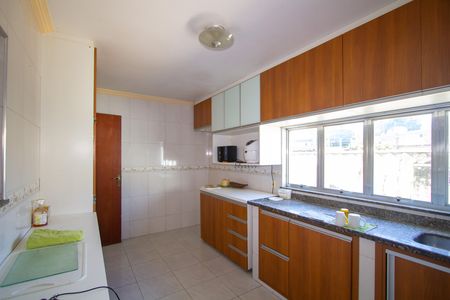 Casa para alugar com 191m², 4 quartos e 3 vagas Casa para alugar com 191m², 4 quartos e 3 vagasCozinha