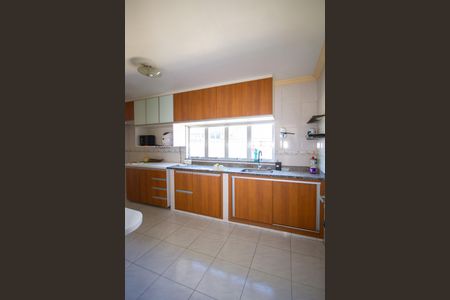 Casa para alugar com 191m², 4 quartos e 3 vagas Casa para alugar com 191m², 4 quartos e 3 vagasCozinha