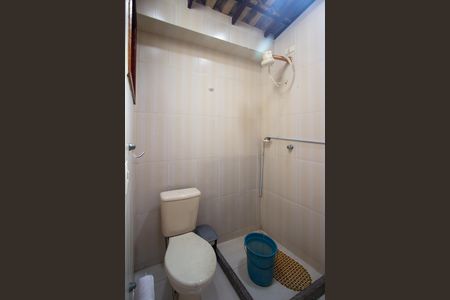 Casa para alugar com 191m², 4 quartos e 3 vagas Casa para alugar com 191m², 4 quartos e 3 vagasBanheiro externo