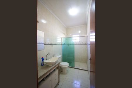 Casa para alugar com 191m², 4 quartos e 3 vagas Casa para alugar com 191m², 4 quartos e 3 vagasBanheiro 2