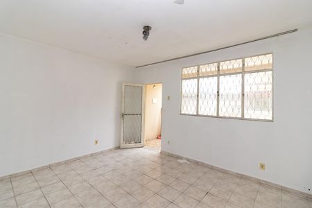 Casa para alugar com 76m², 2 quartos e sem vaga Casa para alugar com 76m², 2 quartos e sem vagaSala