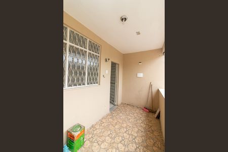 Casa para alugar com 76m², 2 quartos e sem vaga Casa para alugar com 76m², 2 quartos e sem vagaVaranda