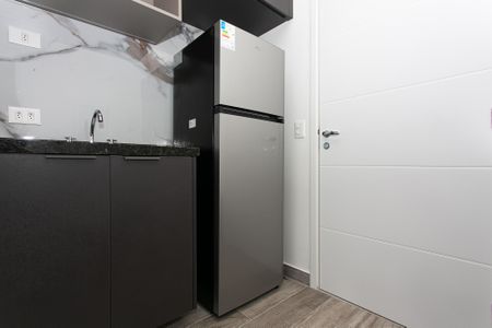Studio para alugar com 28m², 1 quarto e sem vaga Studio para alugar com 28m², 1 quarto e sem vagaCozinha - Geladeira