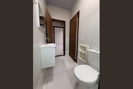 Casa para alugar com 60m², 2 quartos e 1 vaga Casa para alugar com 60m², 2 quartos e 1 vagaBanheiro