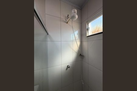 Casa para alugar com 60m², 2 quartos e 1 vaga Casa para alugar com 60m², 2 quartos e 1 vagaBanheiro