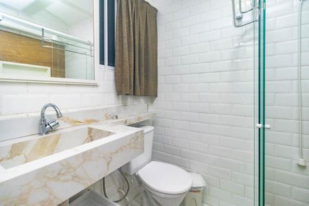 Banheiro 2 de apartamento para alugar com 3 quartos, 68m² em Azenha, Porto Alegre