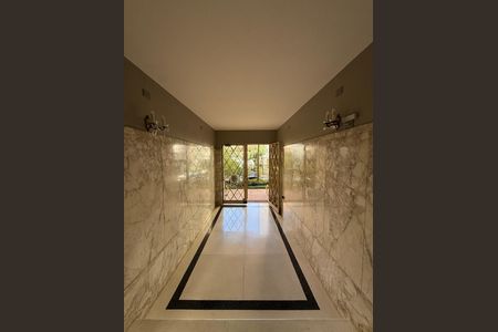 Apartamento à venda com 177m², 4 quartos e 1 vaga Apartamento à venda com 177m², 4 quartos e 1 vagaHall