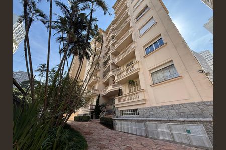 Apartamento à venda com 177m², 4 quartos e 1 vaga Apartamento à venda com 177m², 4 quartos e 1 vagaFachada