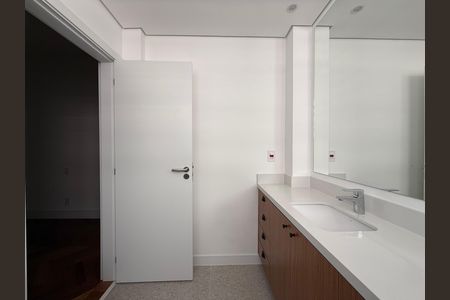 Apartamento à venda com 177m², 4 quartos e 1 vaga Apartamento à venda com 177m², 4 quartos e 1 vagaBanheiro 2