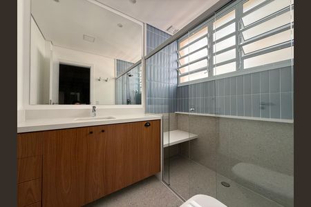 Apartamento à venda com 177m², 4 quartos e 1 vaga Apartamento à venda com 177m², 4 quartos e 1 vagaBanheiro 2