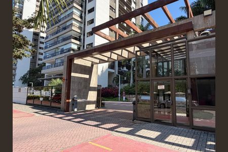 Apartamento à venda com 160m², 4 quartos e 2 vagas Apartamento à venda com 160m², 4 quartos e 2 vagasFachada