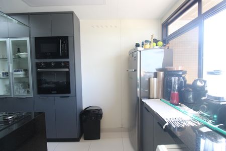 Apartamento à venda com 160m², 4 quartos e 2 vagasCozinha