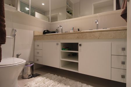 Apartamento à venda com 160m², 4 quartos e 2 vagasBanheiro da suíte 4