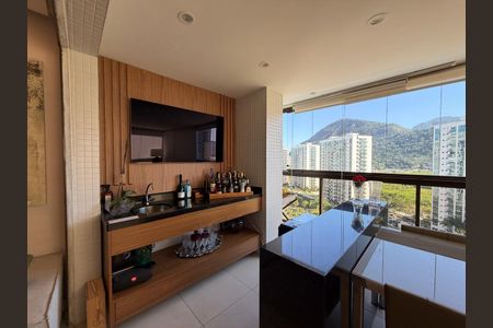 Apartamento à venda com 160m², 4 quartos e 2 vagas Apartamento à venda com 160m², 4 quartos e 2 vagasSala - Varanda