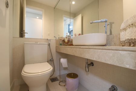 Apartamento à venda com 160m², 4 quartos e 2 vagasLavabo