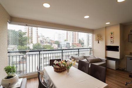 Apartamento à venda com 93m², 3 quartos e 2 vagas Apartamento à venda com 93m², 3 quartos e 2 vagasVaranda gourmet