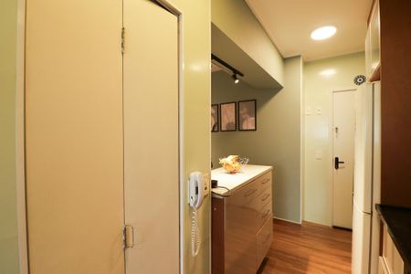 Apartamento à venda com 93m², 3 quartos e 2 vagas Apartamento à venda com 93m², 3 quartos e 2 vagasCozinha e Área de Serviço