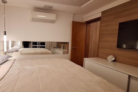 Apartamento à venda com 177m², 3 quartos e 3 vagas Apartamento à venda com 177m², 3 quartos e 3 vagasSuíte 1