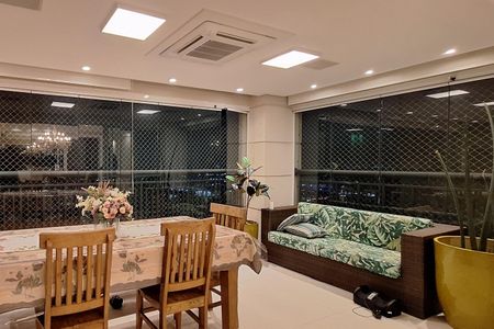 Apartamento à venda com 177m², 3 quartos e 3 vagas Apartamento à venda com 177m², 3 quartos e 3 vagasÁrea gourmet