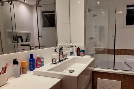 Apartamento à venda com 177m², 3 quartos e 3 vagas Apartamento à venda com 177m², 3 quartos e 3 vagasBanheiro da Suíte 1