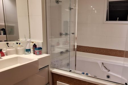 Apartamento à venda com 177m², 3 quartos e 3 vagas Apartamento à venda com 177m², 3 quartos e 3 vagasBanheiro da Suíte 1
