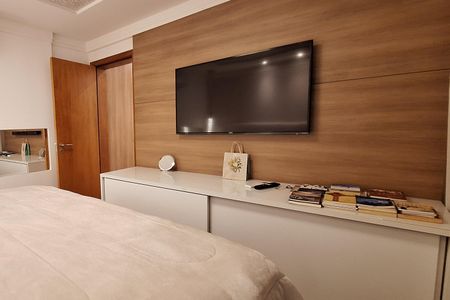 Apartamento à venda com 177m², 3 quartos e 3 vagas Apartamento à venda com 177m², 3 quartos e 3 vagasSuíte 1