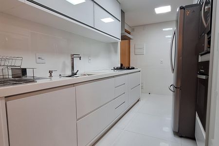 Apartamento à venda com 177m², 3 quartos e 3 vagas Apartamento à venda com 177m², 3 quartos e 3 vagasCozinha