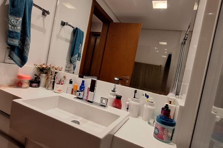 Apartamento à venda com 177m², 3 quartos e 3 vagas Apartamento à venda com 177m², 3 quartos e 3 vagasBanheiro da Suíte 1