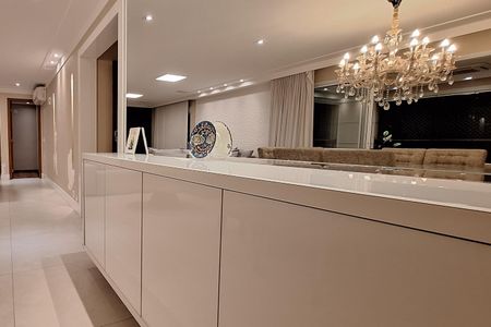 Apartamento à venda com 177m², 3 quartos e 3 vagas Apartamento à venda com 177m², 3 quartos e 3 vagasCopa