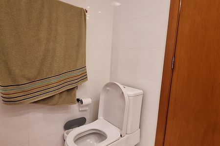 Apartamento à venda com 177m², 3 quartos e 3 vagas Apartamento à venda com 177m², 3 quartos e 3 vagasBanheiro da Suíte 1