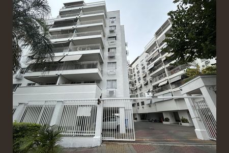 Apartamento à venda com 147m², 4 quartos e 2 vagasFachada e portaria