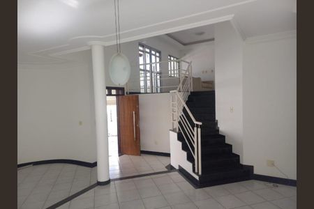 Sala de casa para alugar com 4 quartos, 239m² em Morada da Colina, Uberlândia