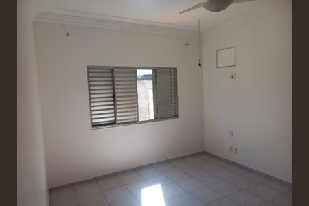 Casa para alugar com 239m², 4 quartos e 2 vagasQuarto