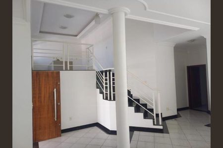 Casa para alugar com 239m², 4 quartos e 2 vagasCorredor