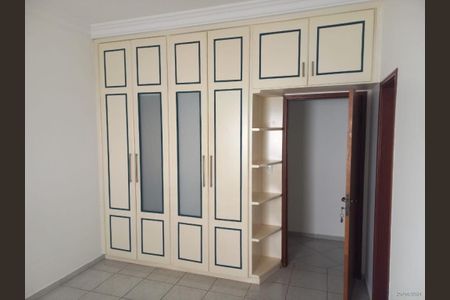 Casa para alugar com 239m², 4 quartos e 2 vagasQuarto 2
