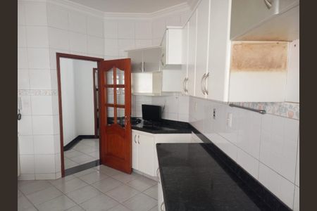 Casa para alugar com 4 quartos, 239m² em Morada da Colina, Uberlândia