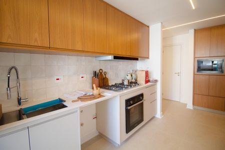 Apartamento à venda com 168m², 3 quartos e 1 vaga