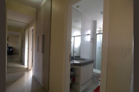Apartamento à venda com 75m², 3 quartos e 2 vagasCorredor 