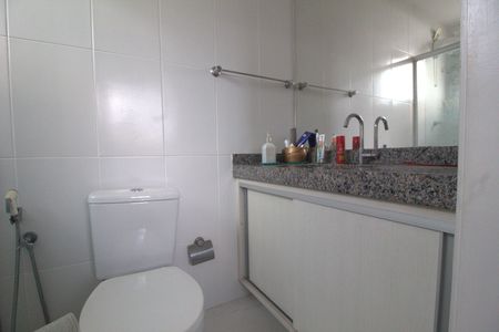Apartamento à venda com 75m², 3 quartos e 2 vagasBanheiro da Suíte