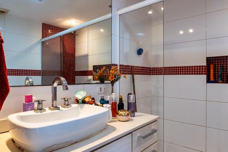 Apartamento à venda com 76m², 2 quartos e 1 vaga