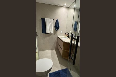 Banheiro de apartamento à venda com 3 quartos, 121m² em Jardim Teresa, São Paulo