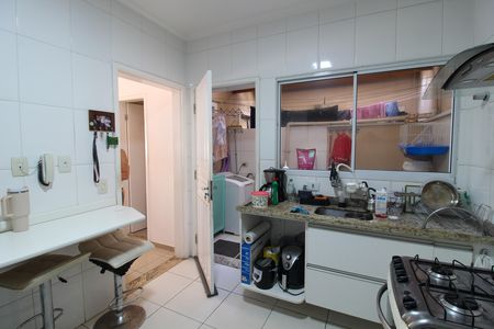 Cozinha de casa de condomínio à venda com 3 quartos, 140m² em Jardim Sarah, São Paulo